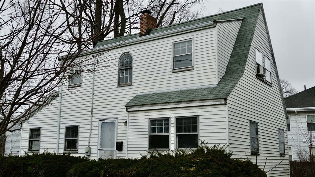 589 Weld St