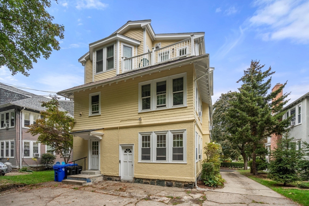 108 Columbia St 1