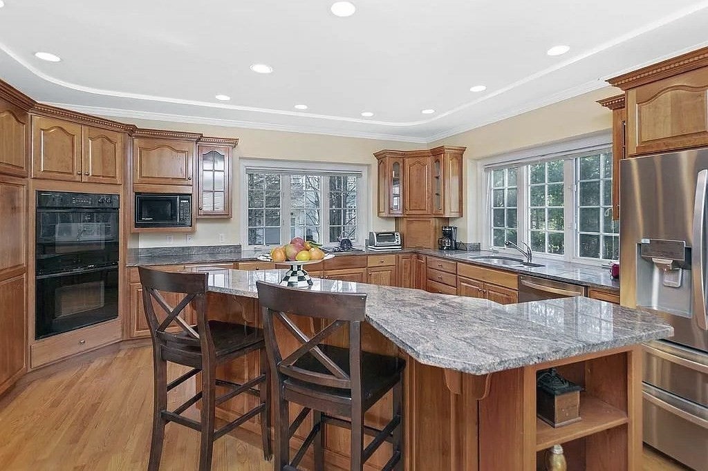 28 Meachen Lane, Sudbury, MA, 28 Meachen Lane, Sudbury, MA Photo #2