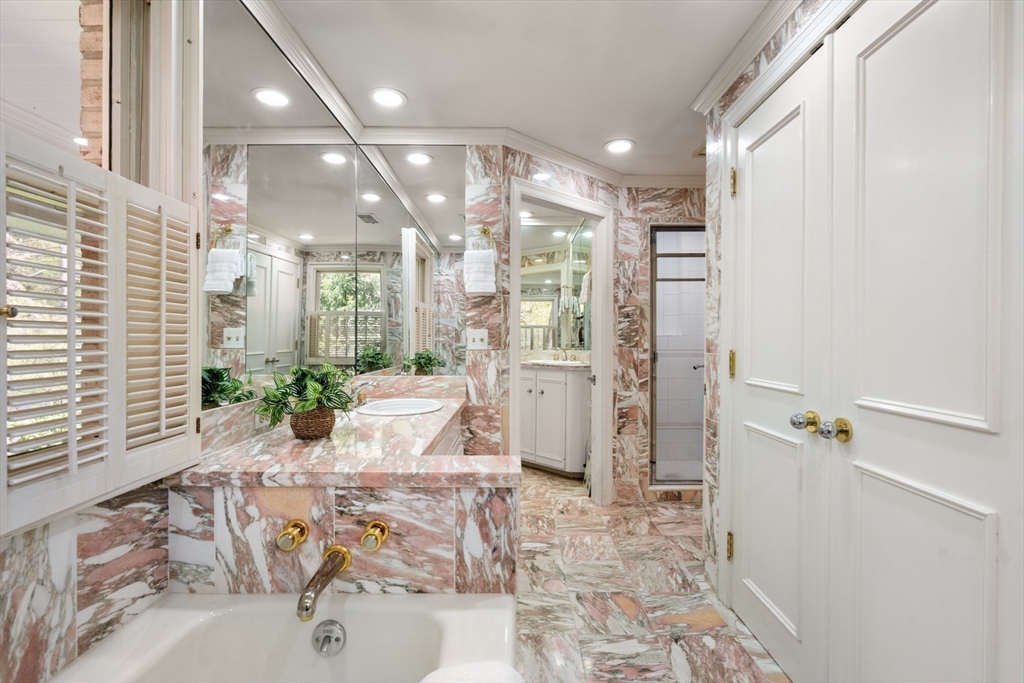 64 Country DR, Weston, MA Photo #28