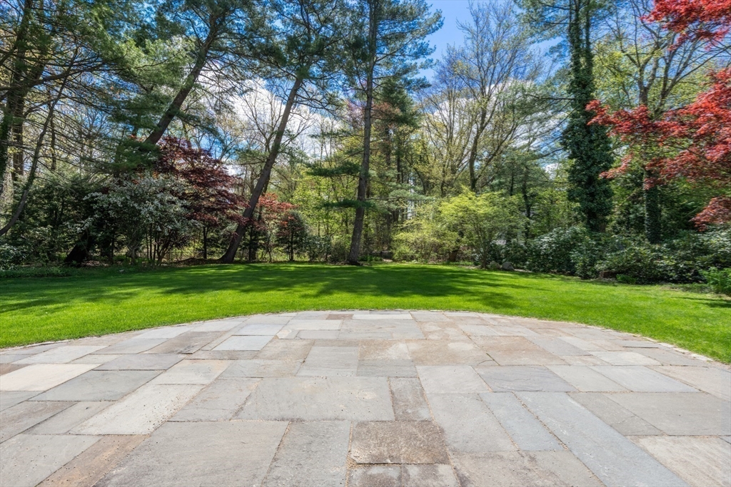 64 Country DR, Weston, MA Photo #17