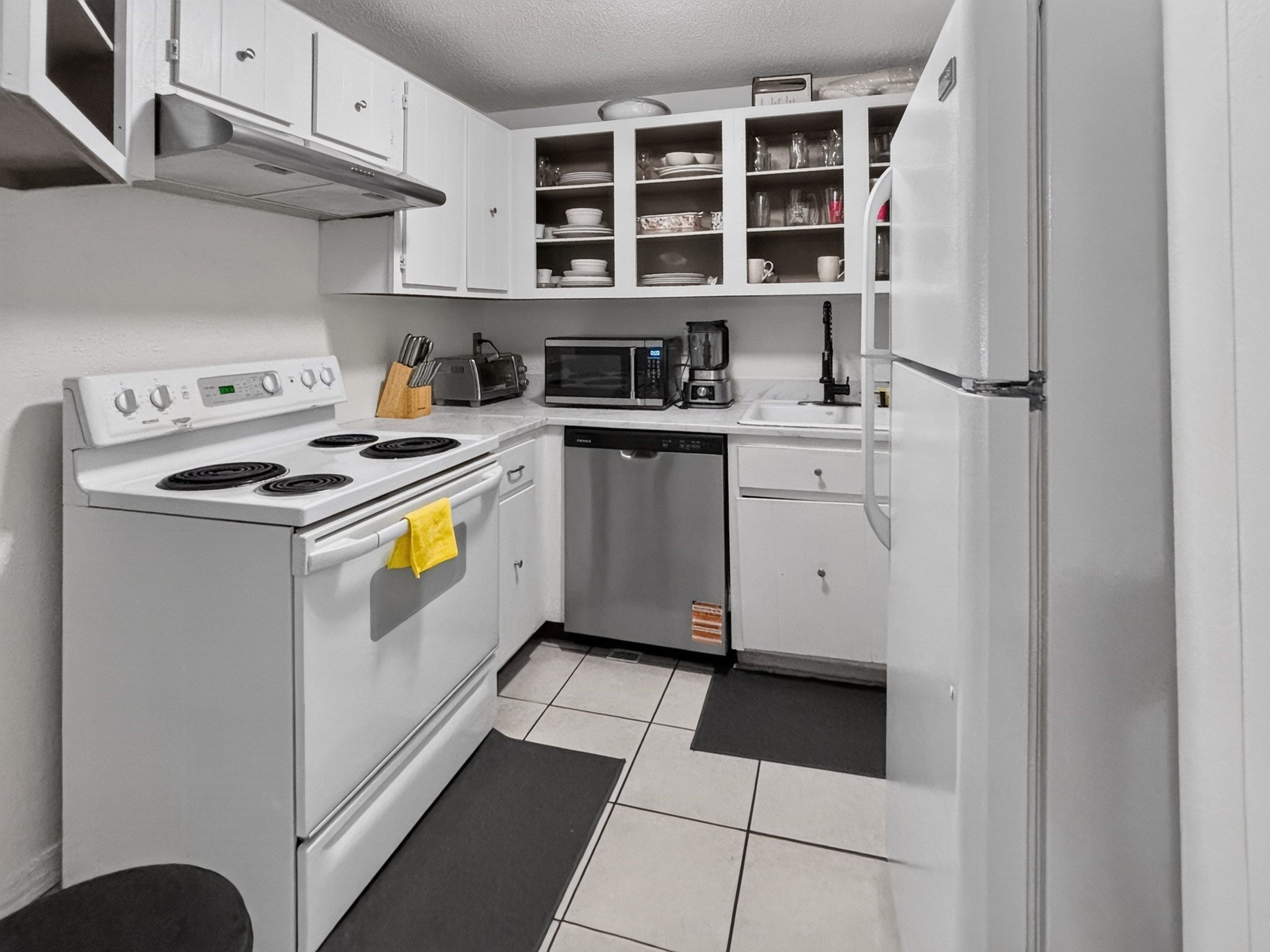685 Oak St #21-9, Brockton, MA, 685 Oak St #21-9, Brockton, MA Photo #4