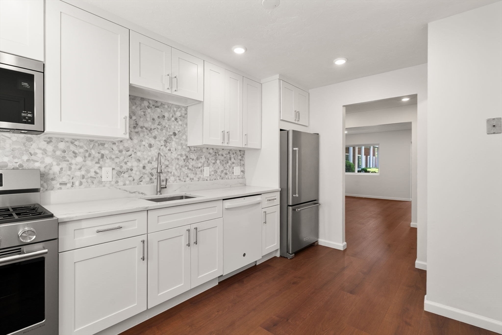 Click for 47 Bayberry Drive #2, Sharon, MA slideshow