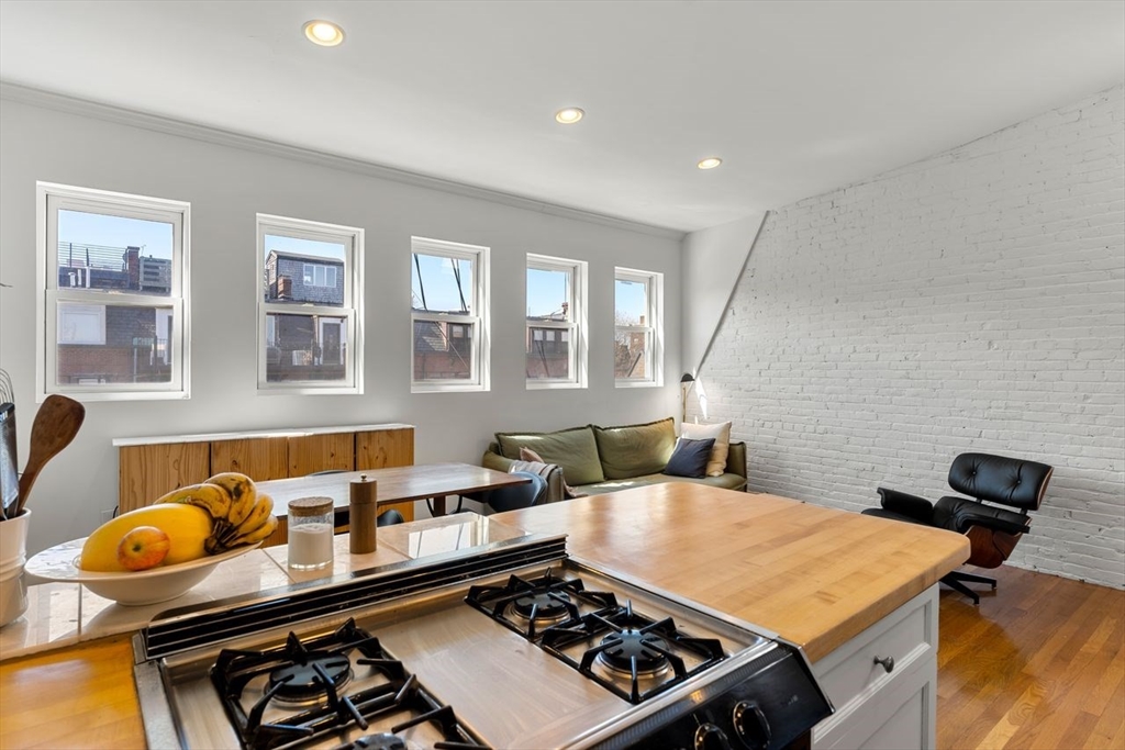 154 W Concord St 4