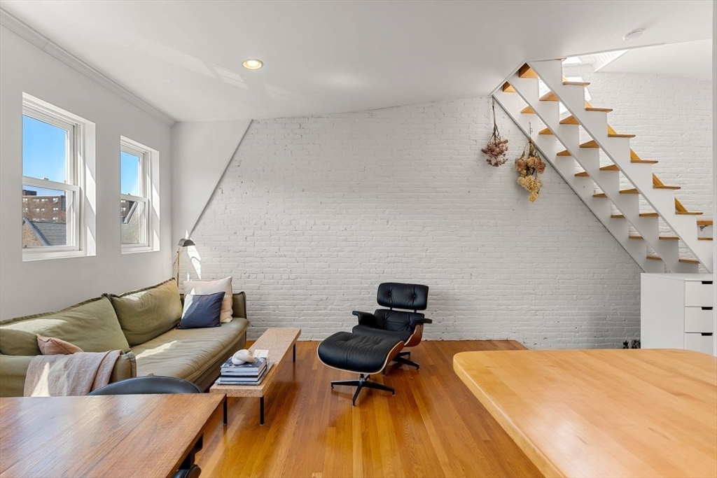 154 W Concord St 4