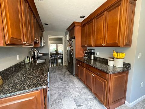 240 Heritage Dr 240 Northbridge MA 01588