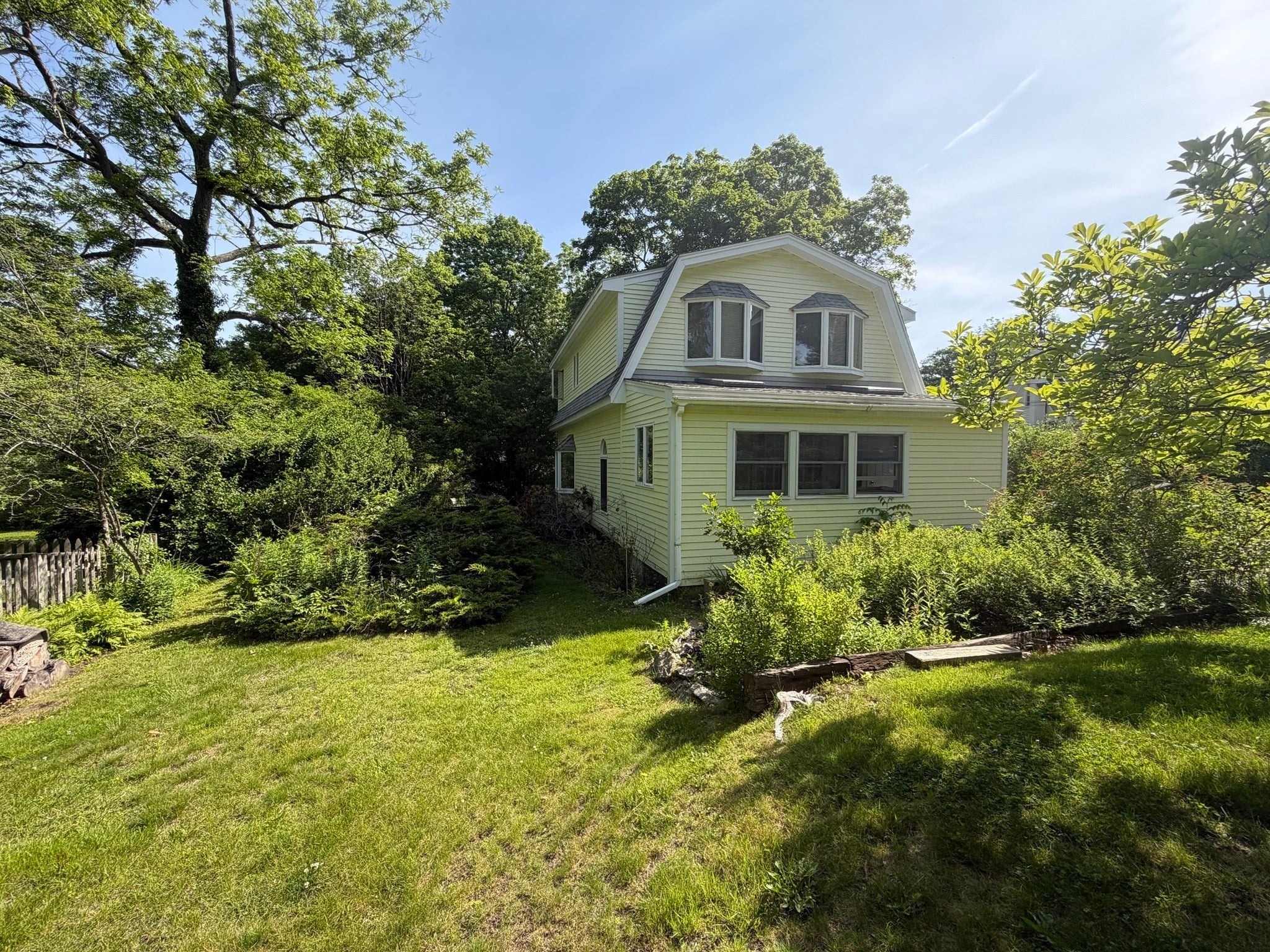 Photo of 138 Leonard St, Gloucester, MA