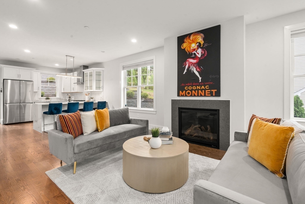 577 Baker Street 577