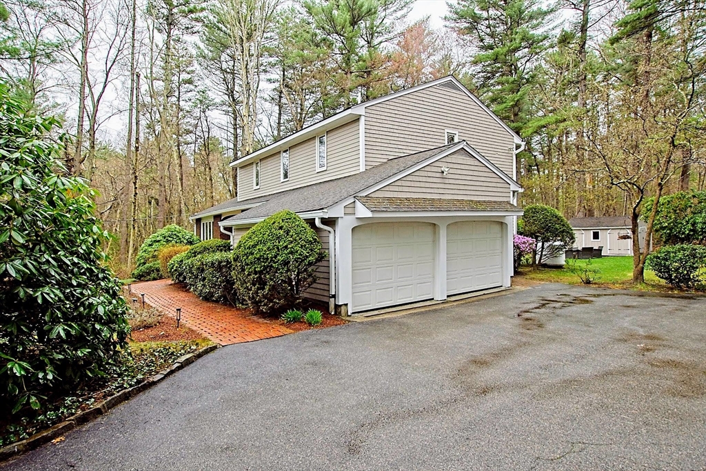 2 Nottingham Dr