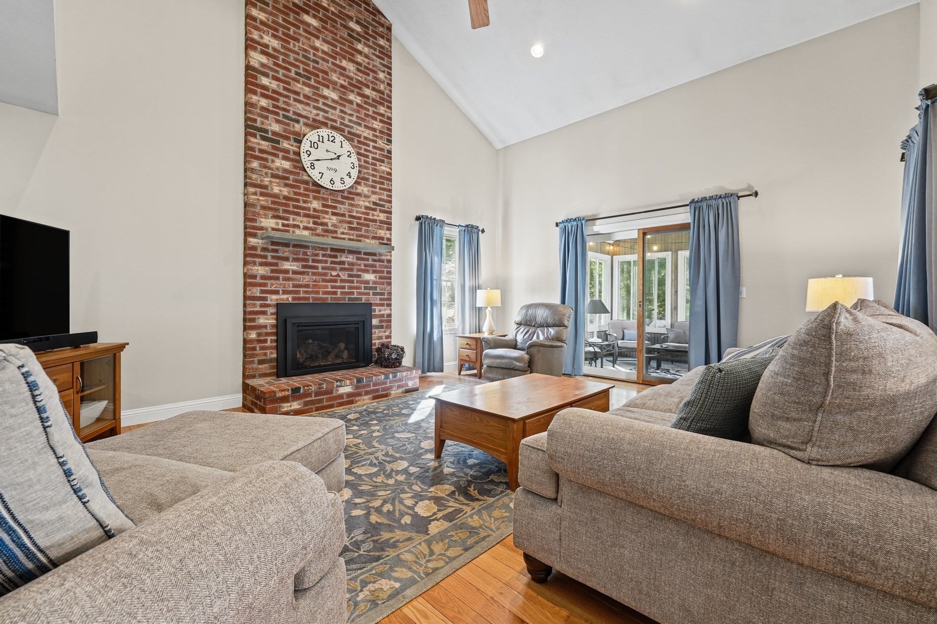2 Claridge Rd