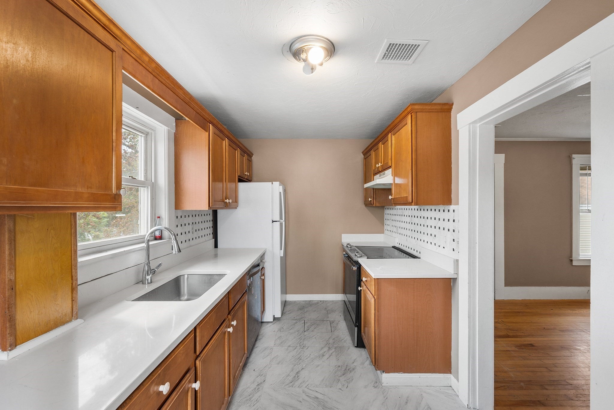 151 Central St, Leominster, MA, 151 Central St, Leominster, MA Photo #6