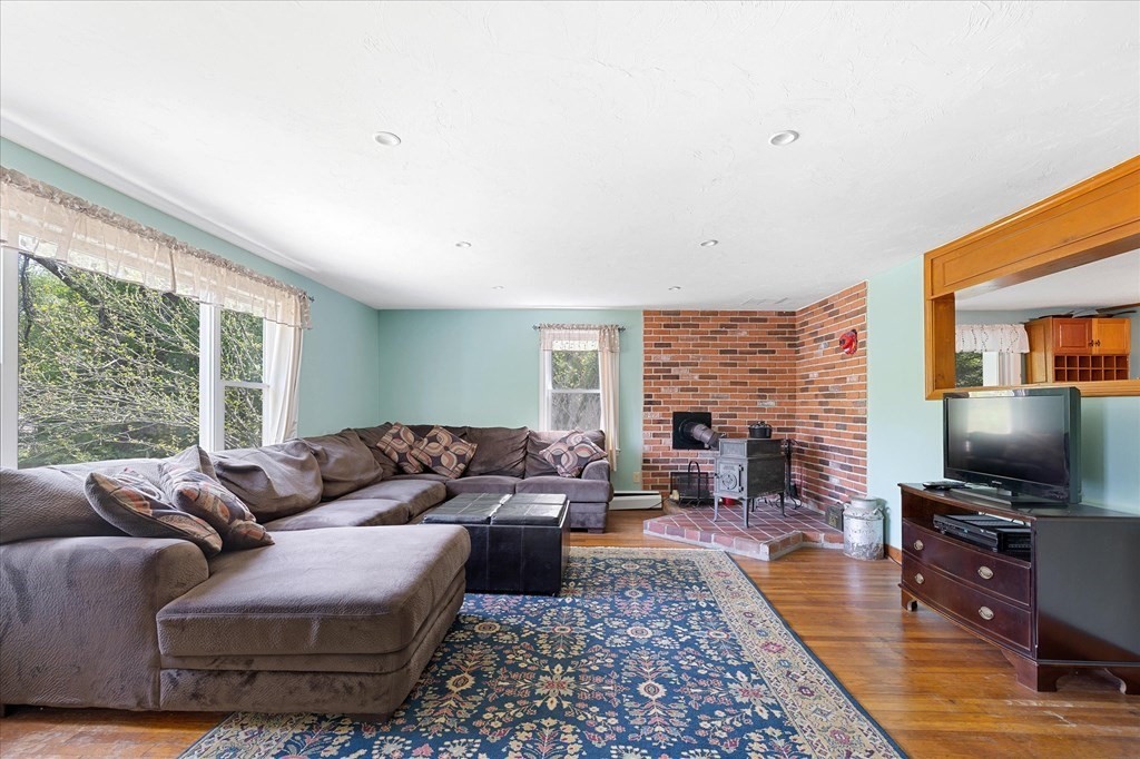 34 Old Southbridge Rd