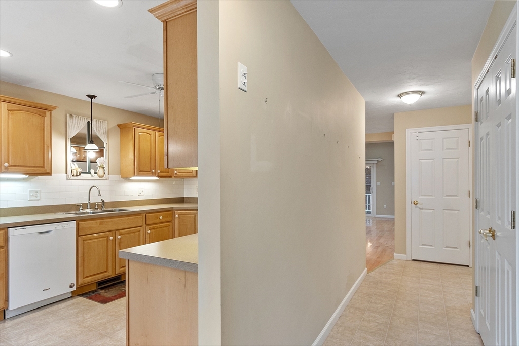 453 Blue Heron Dr 453