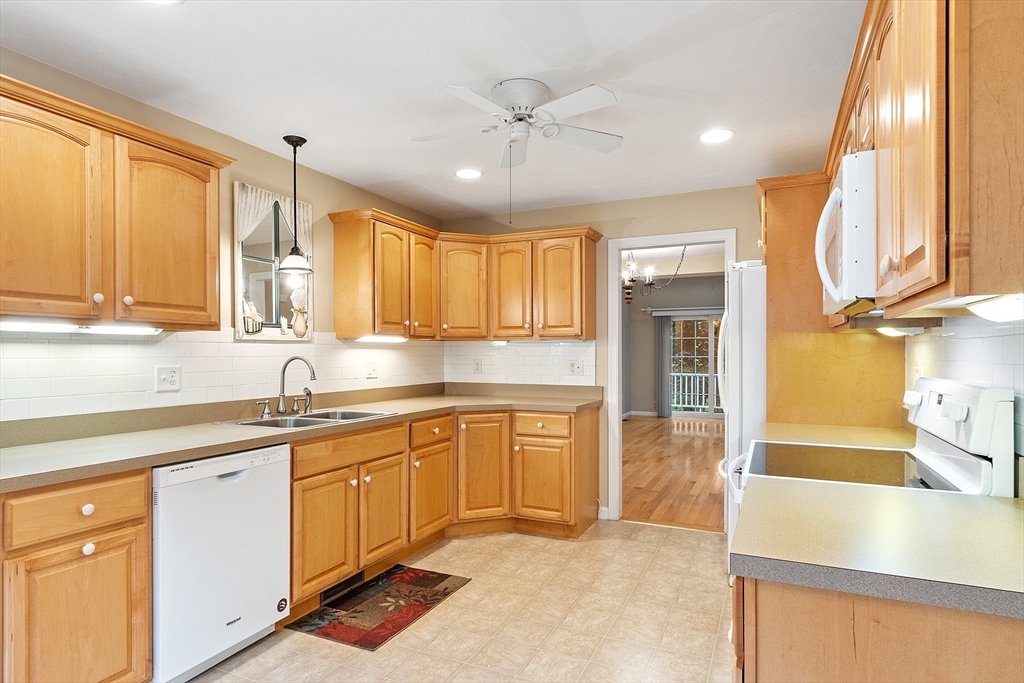453 Blue Heron Dr 453