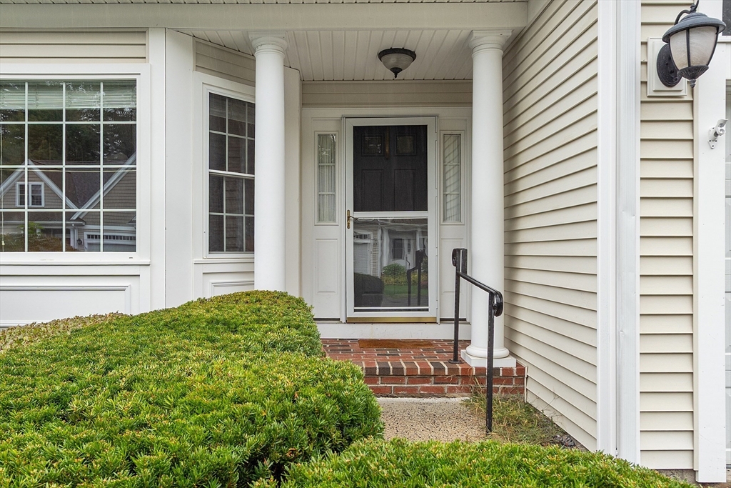 453 Blue Heron Dr 453