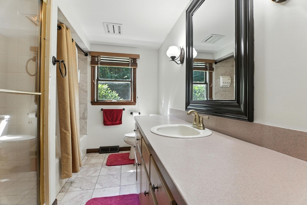 Palmer, Massachusetts 01069, United States, 3 Bedrooms Bedrooms, ,2 BathroomsBathrooms,Residential,Active,179845