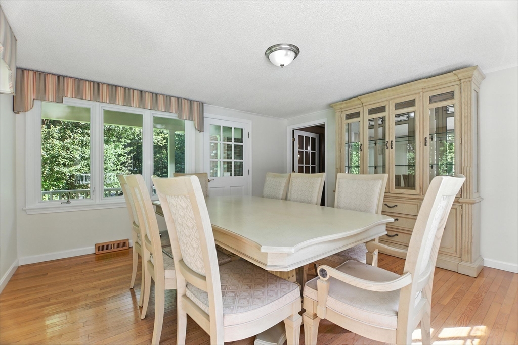 Palmer, Massachusetts 01069, United States, 3 Bedrooms Bedrooms, ,2 BathroomsBathrooms,Residential,Active,179845