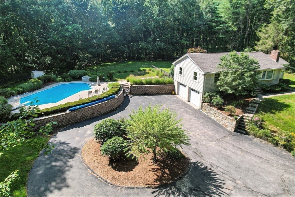 Palmer, Massachusetts 01069, United States, 3 Bedrooms Bedrooms, ,2 BathroomsBathrooms,Residential,Active,179845