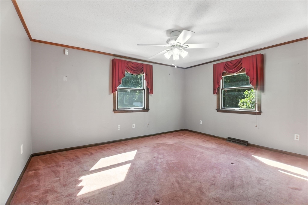 Palmer, Massachusetts 01069, United States, 3 Bedrooms Bedrooms, ,2 BathroomsBathrooms,Residential,Active,179845