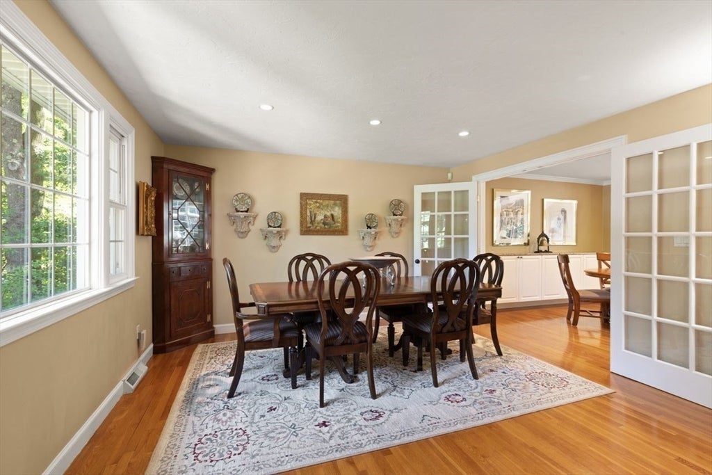 234 Hampton Rd, Sharon, MA Photo #9