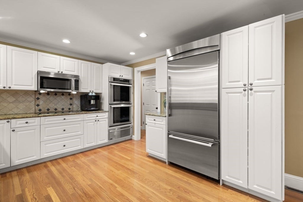 234 Hampton Rd, Sharon, MA Photo #18