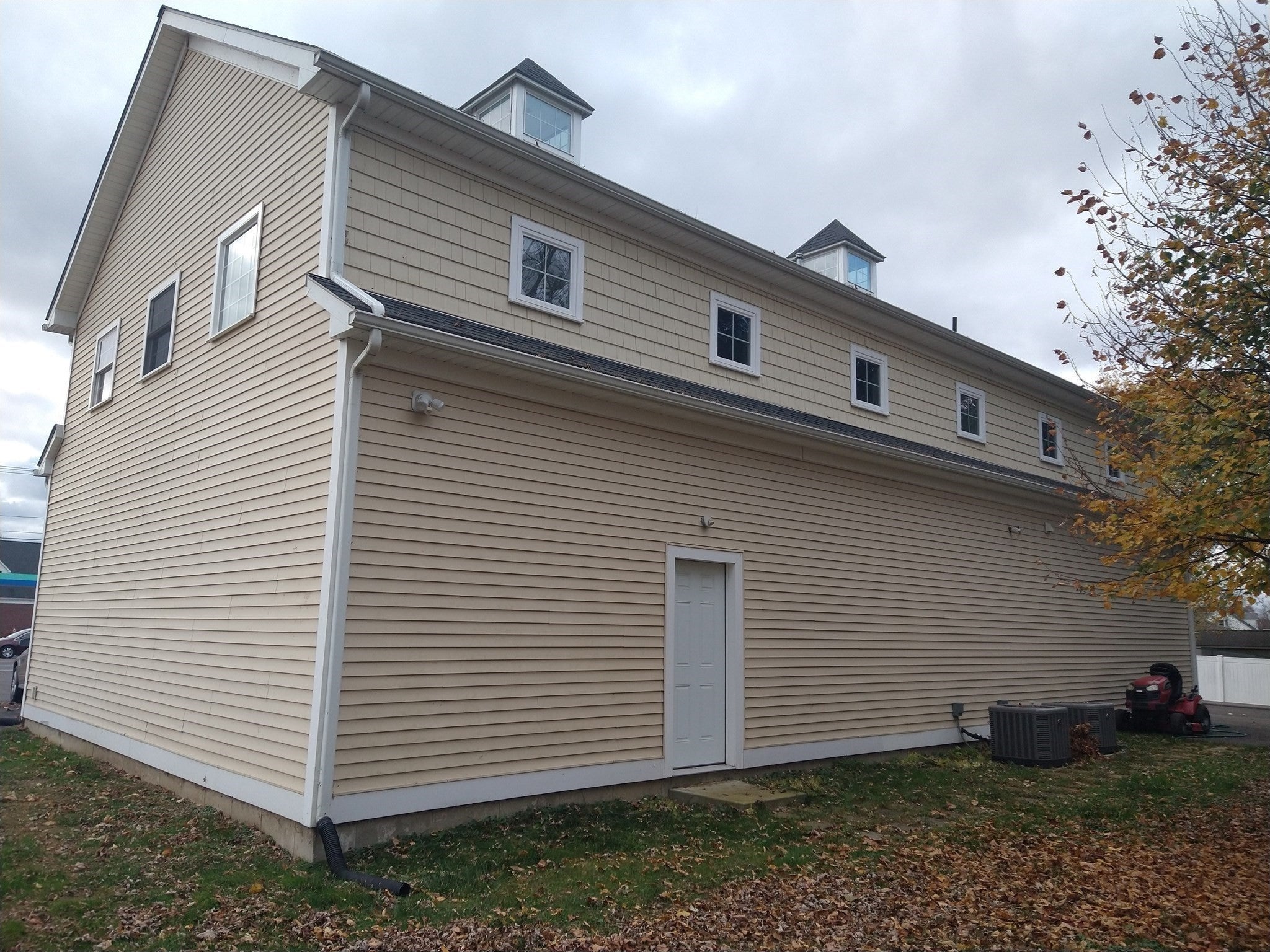 26 Russell St A-B