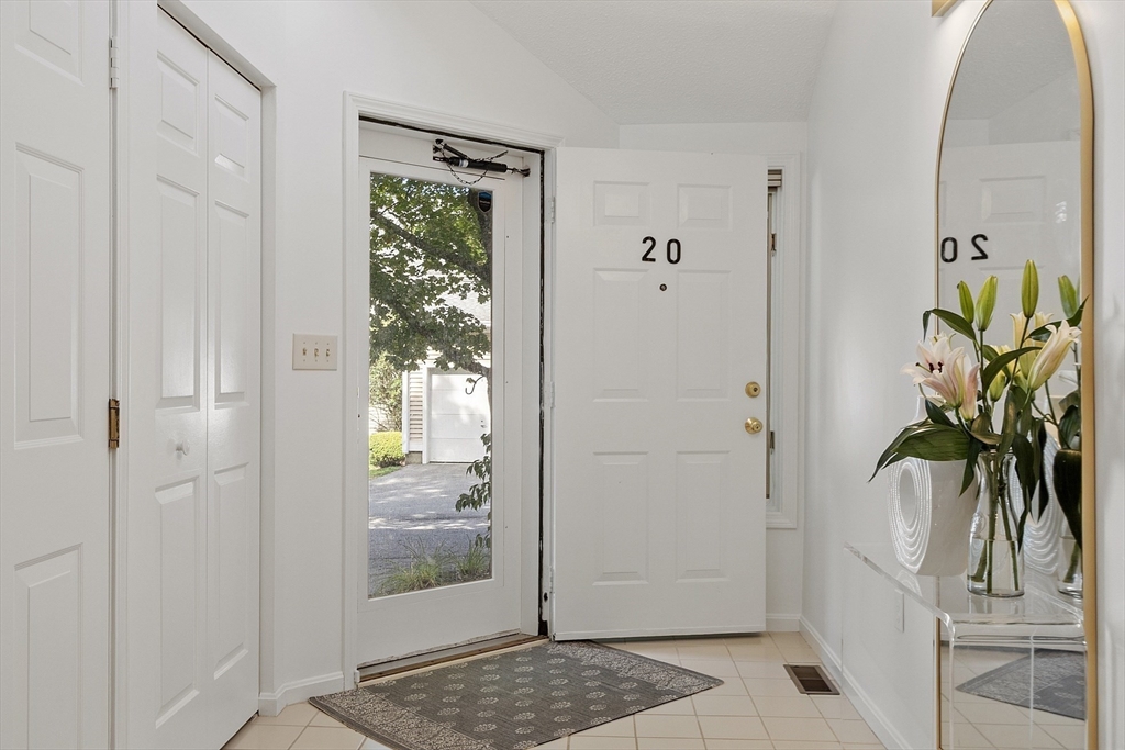 20 Hammond Pl 20