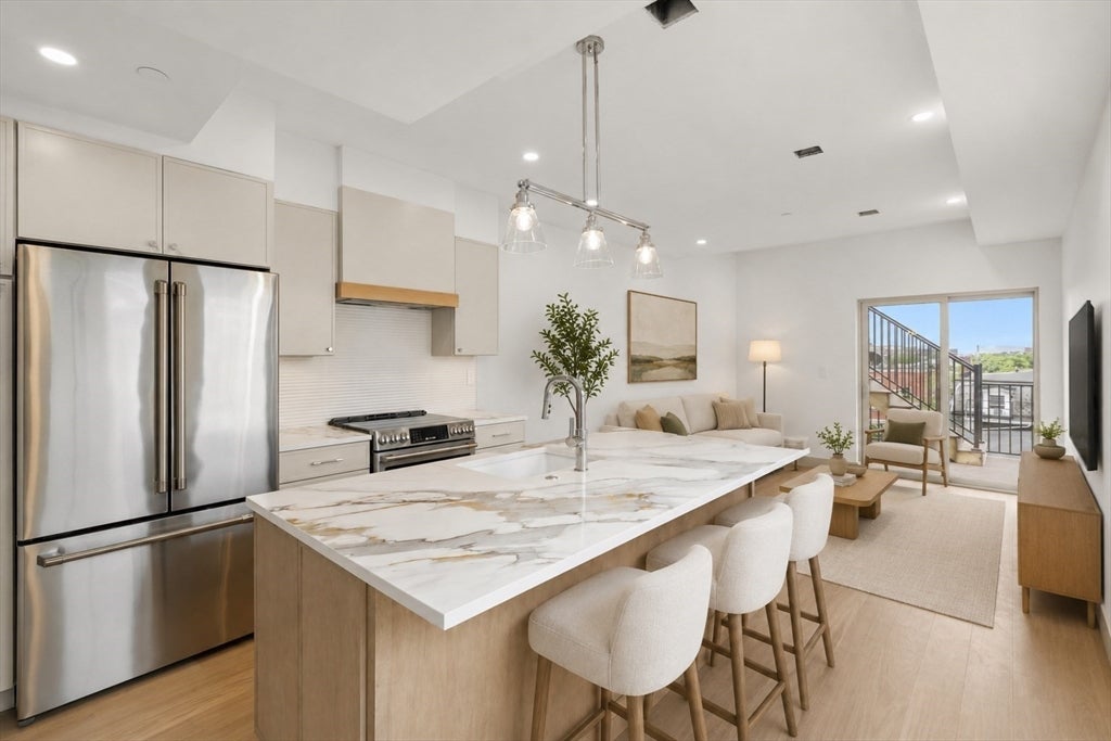 17 Princeton St 3