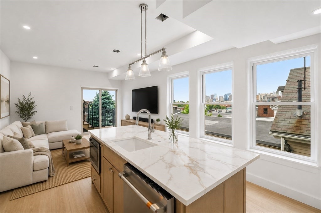 17 Princeton St 3