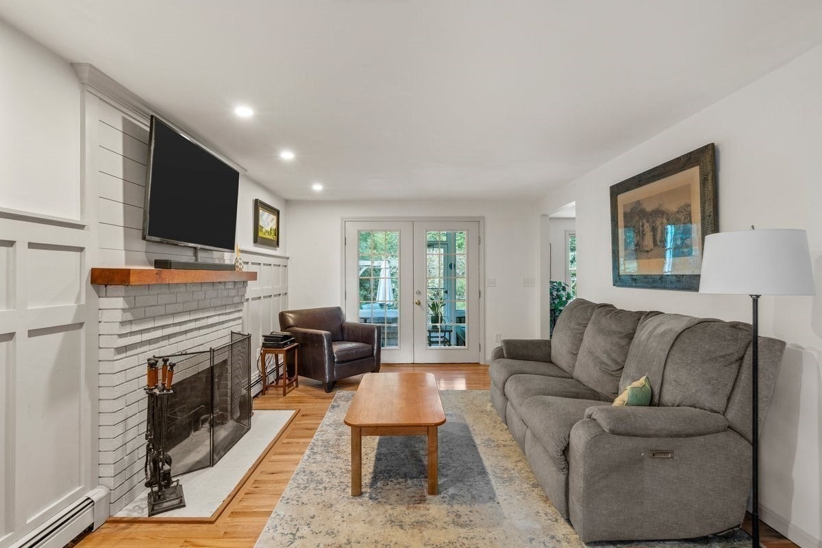865 Moraine St, Marshfield, MA Photo #9