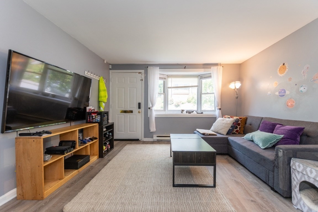 6 Mount Vernon St B