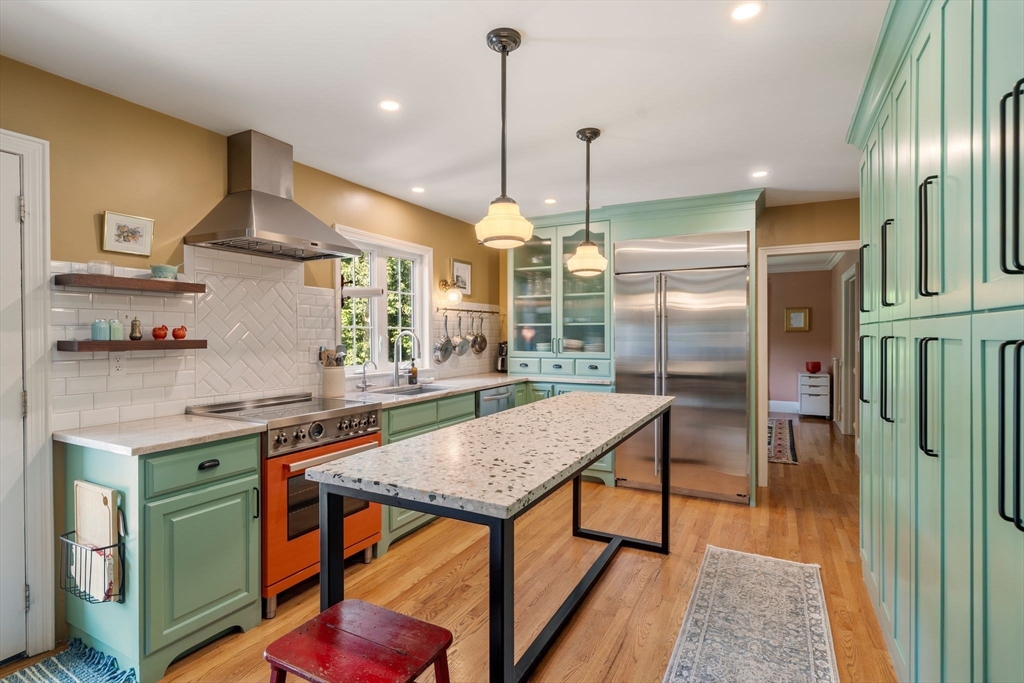 240 Country Hill Dr