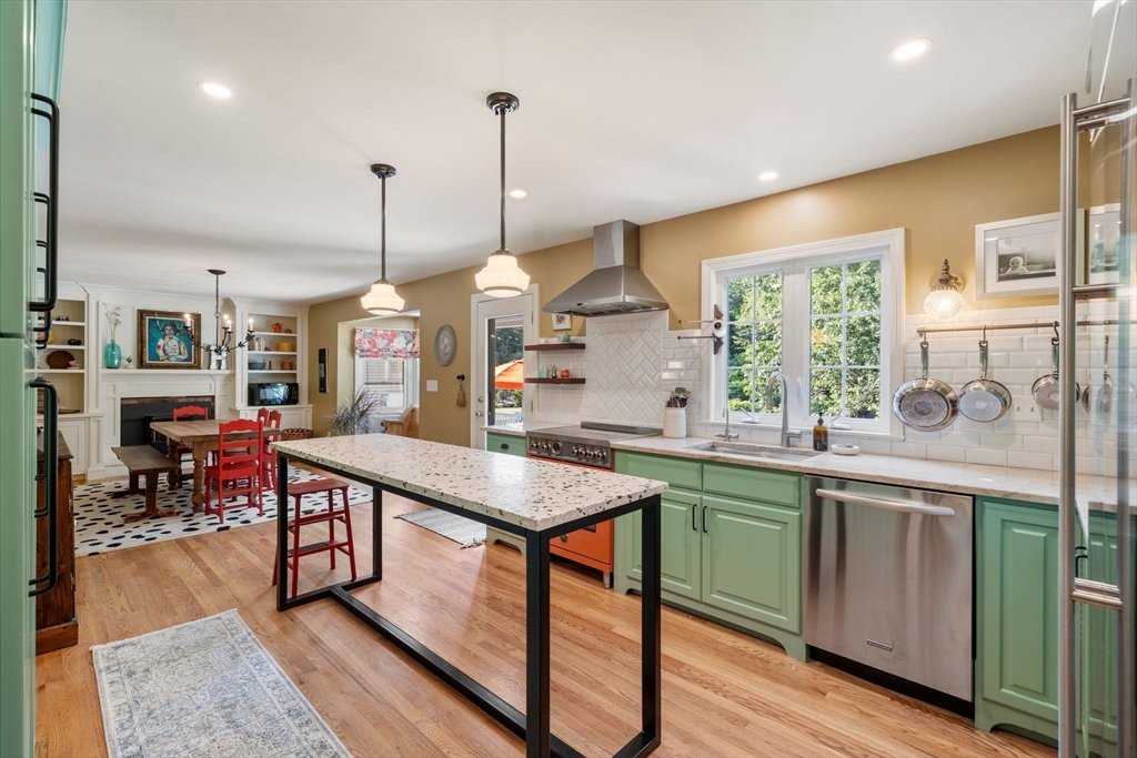 240 Country Hill Dr