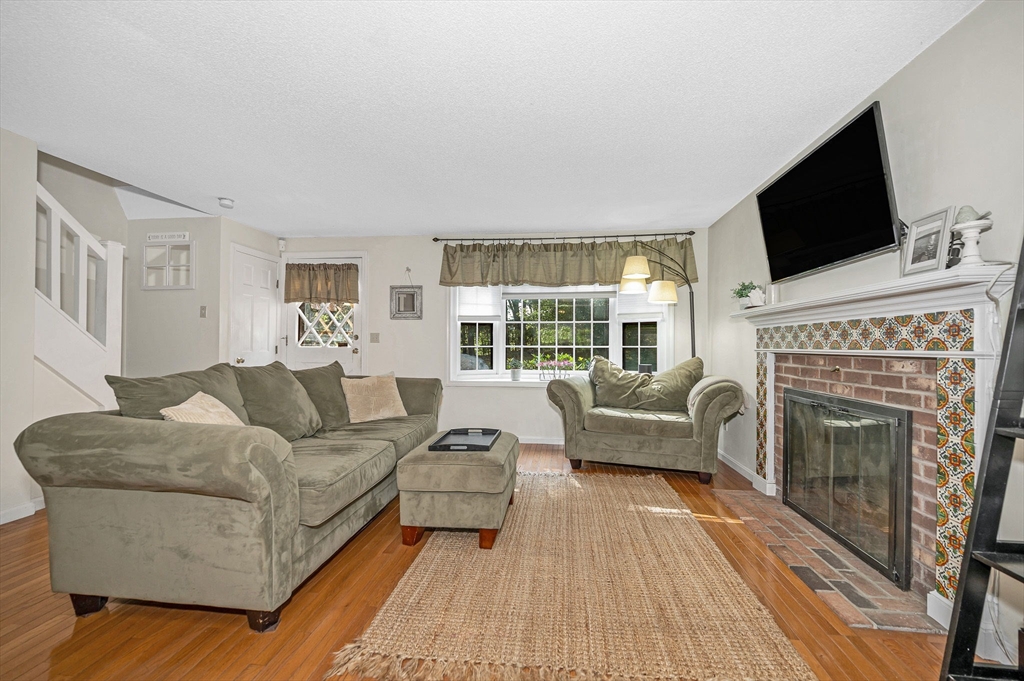 38 Scotty Hollow Dr E
