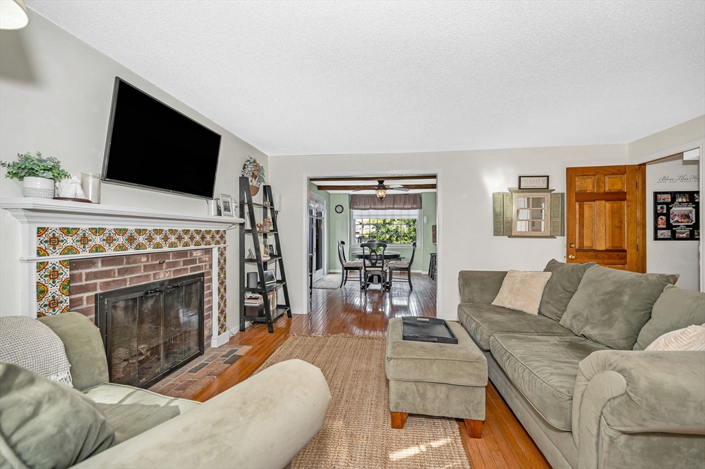 38 Scotty Hollow Dr E