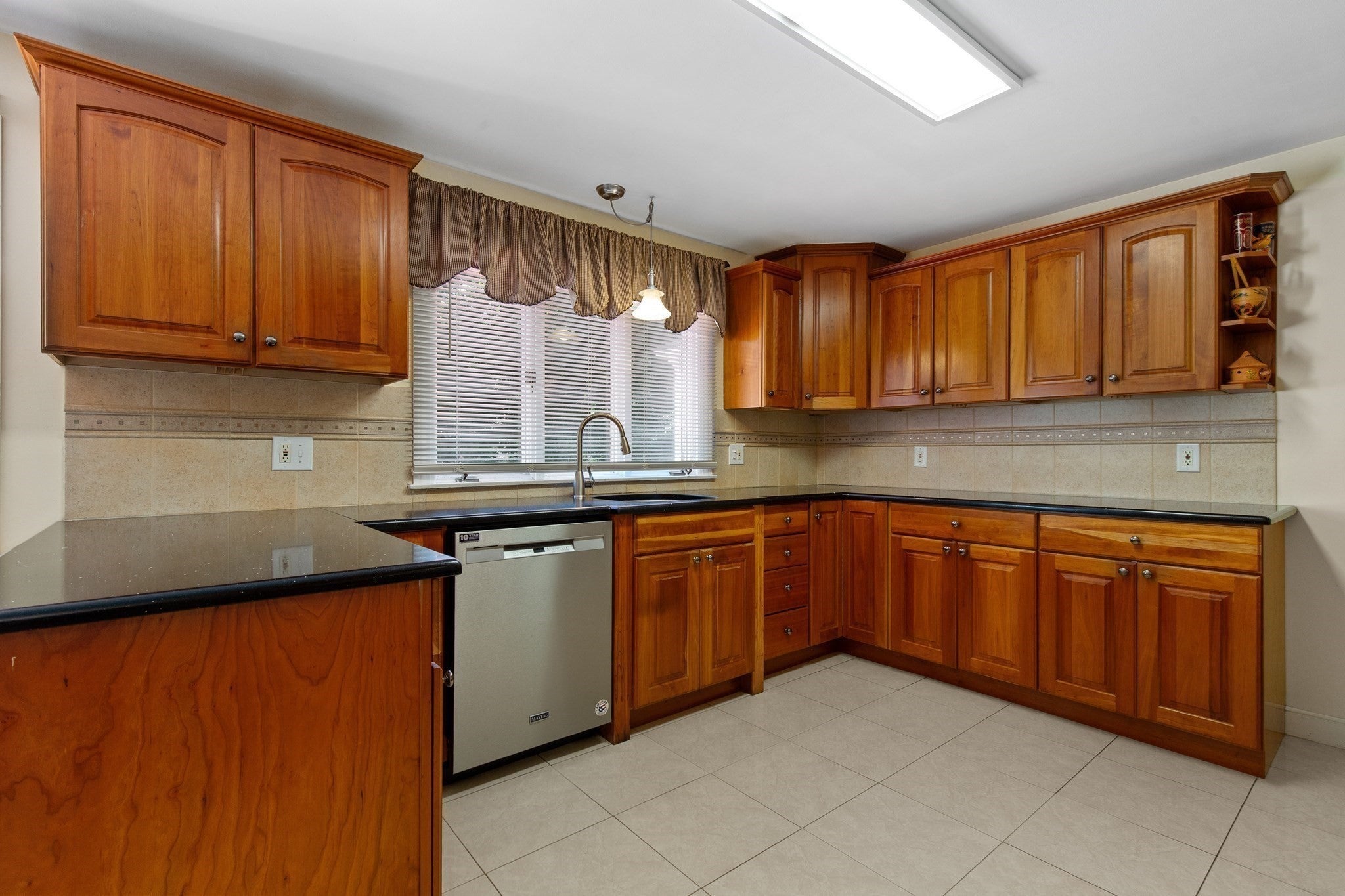 159 Braemoor Rd, Brockton, MA, 159 Braemoor Rd, Brockton, MA Photo #2