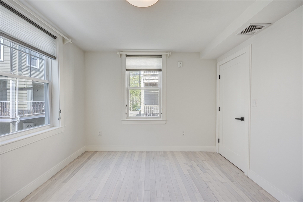 14 Valentine Street #2, Cambridge, MA Photo #28