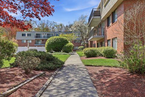 Photo of 573 Broad Street #131, Weymouth, MA 02189 (MLS # 73520061)