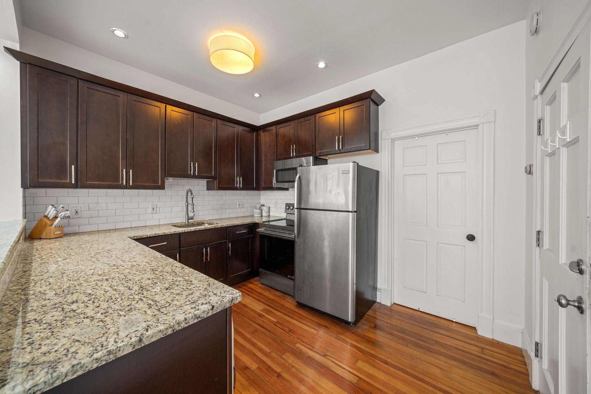 805 E 4th St #1, Boston, MA Photo #3