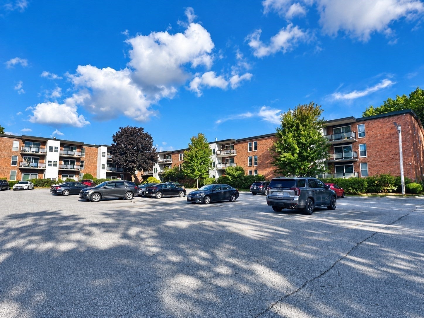 57 Broadlawn Park 3A