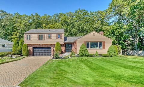 118 North Woodcrest Drive Melrose MA 02176