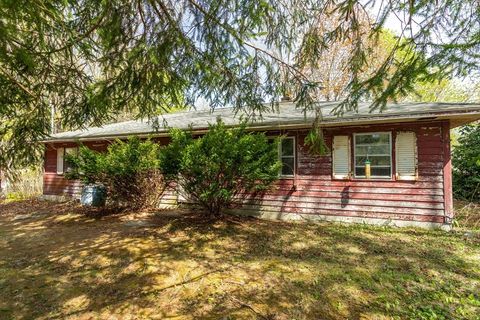 14 Deer Pond Leicester MA 01524