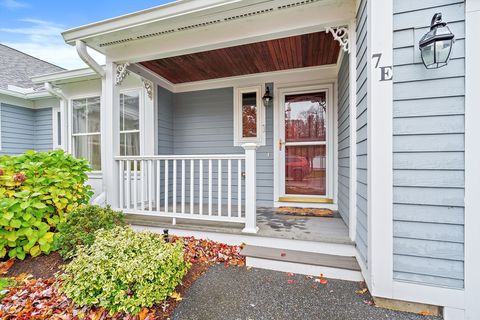 7 Strawberry Lane E Hudson MA 01749