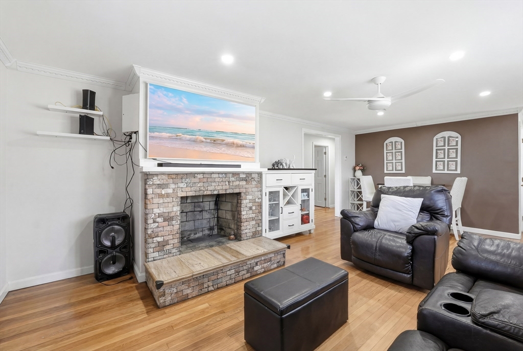 149 Woodland St