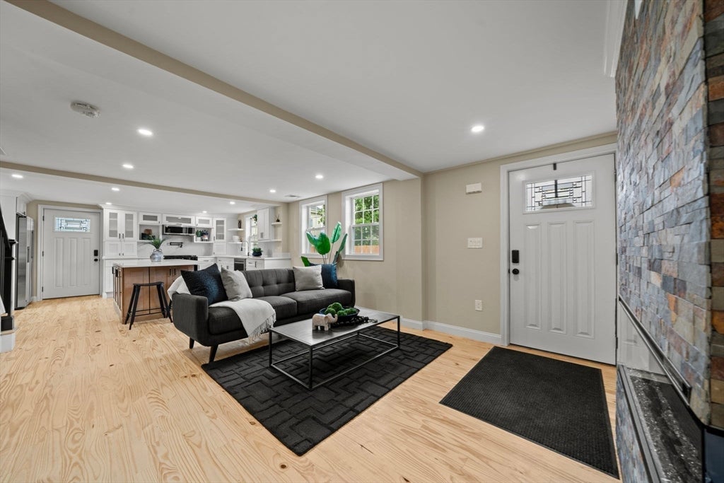162 High St B