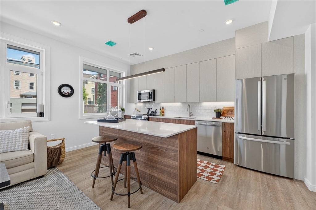 13 Warwick St 102
