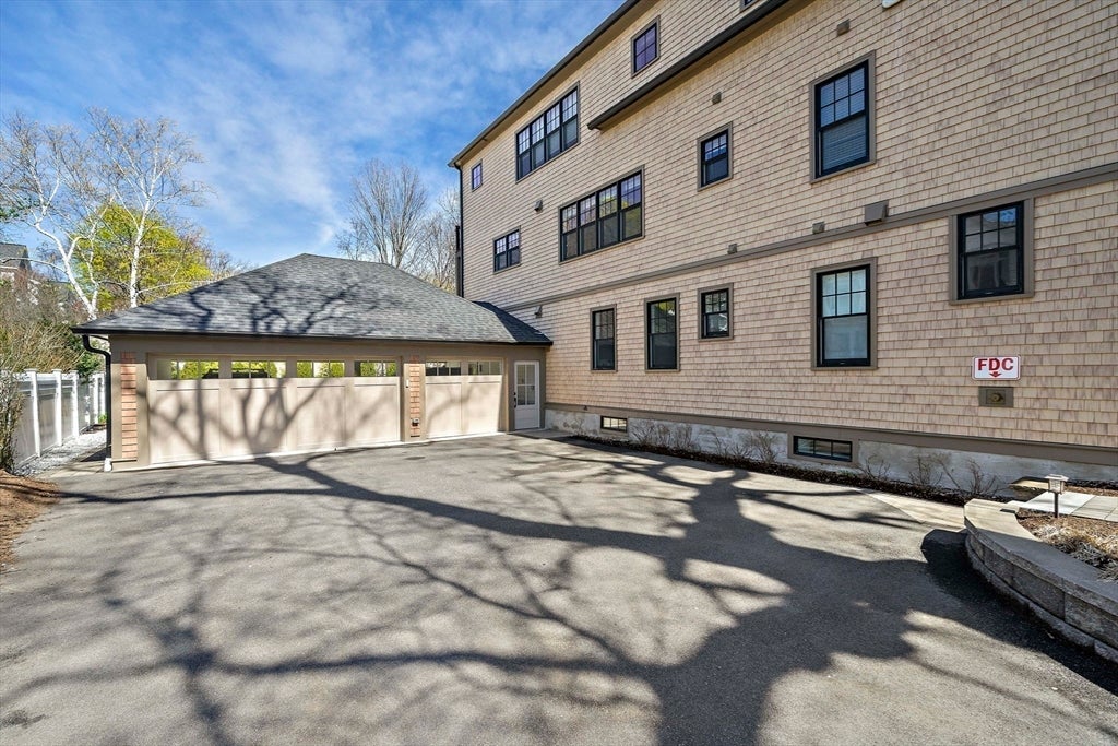 144 Linden Street #2, Wellesley, MA Photo #23