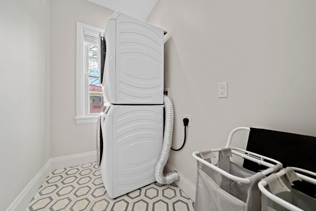 144 Linden Street #2, Wellesley, MA Photo #17
