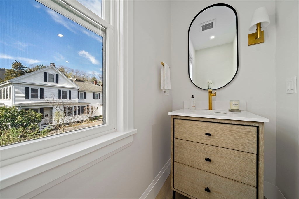 144 Linden Street #2, Wellesley, MA Photo #18
