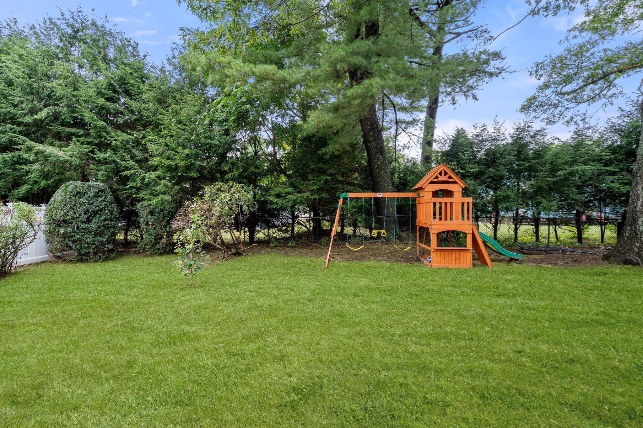 19 New Hampshire Avenue, Natick, MA, 19 New Hampshire Avenue, Natick, MA Photo #2